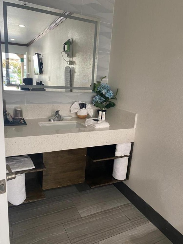 Starlight Inn Huntington Beach image 26